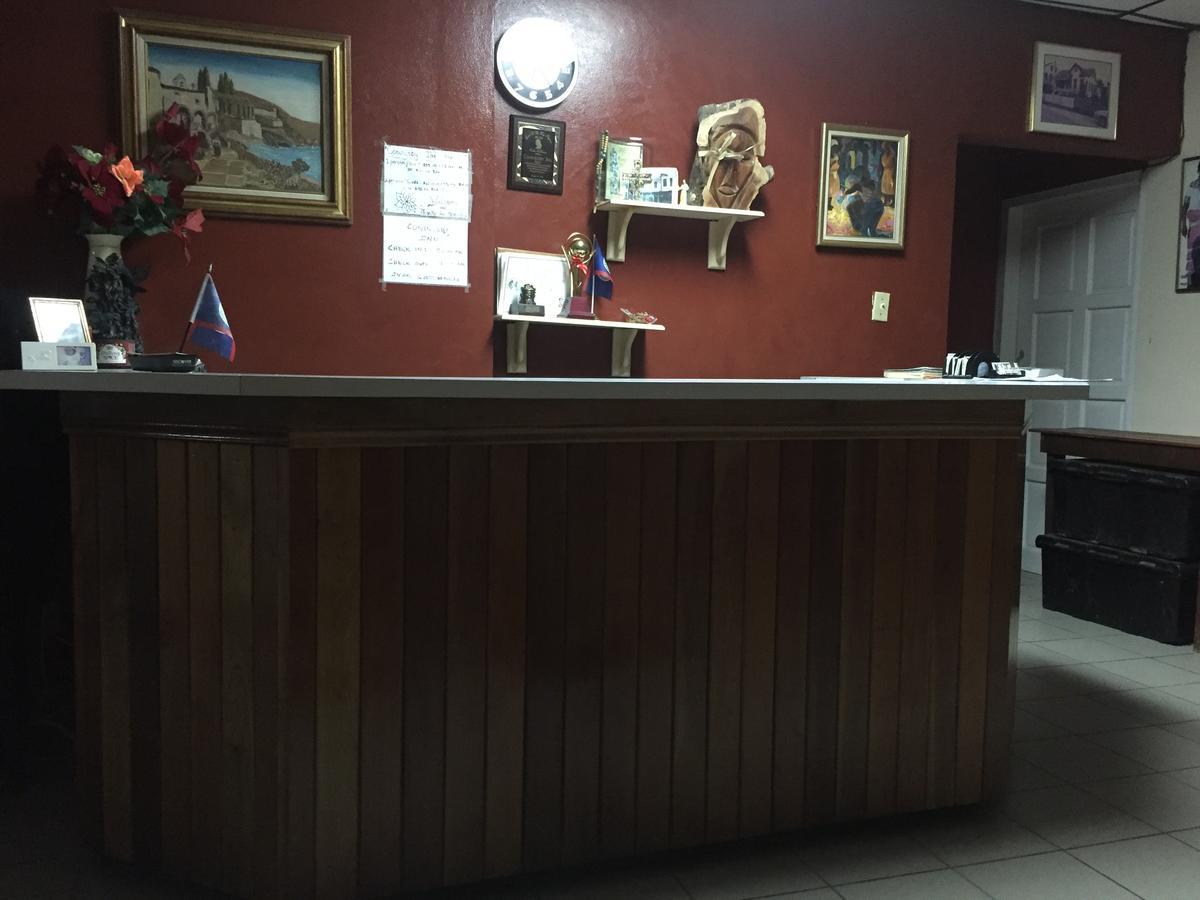 Coningsby Inn Belize City Extérieur photo