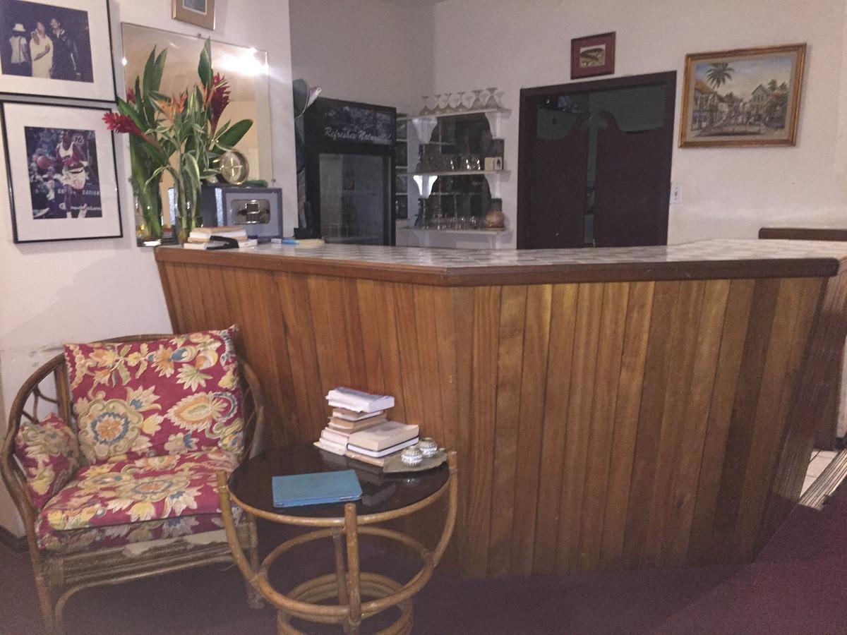 Coningsby Inn Belize City Extérieur photo
