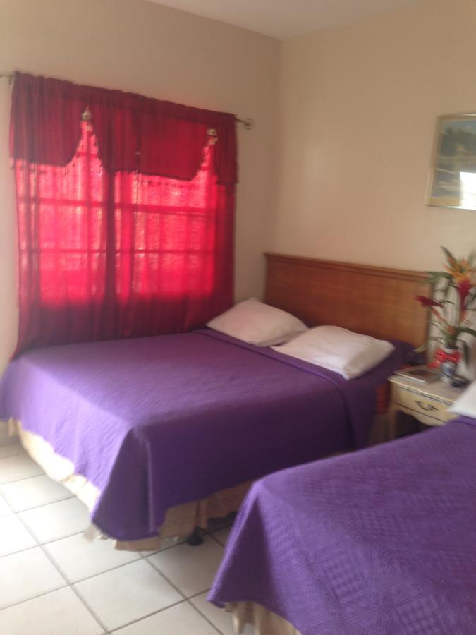 Coningsby Inn Belize City Extérieur photo