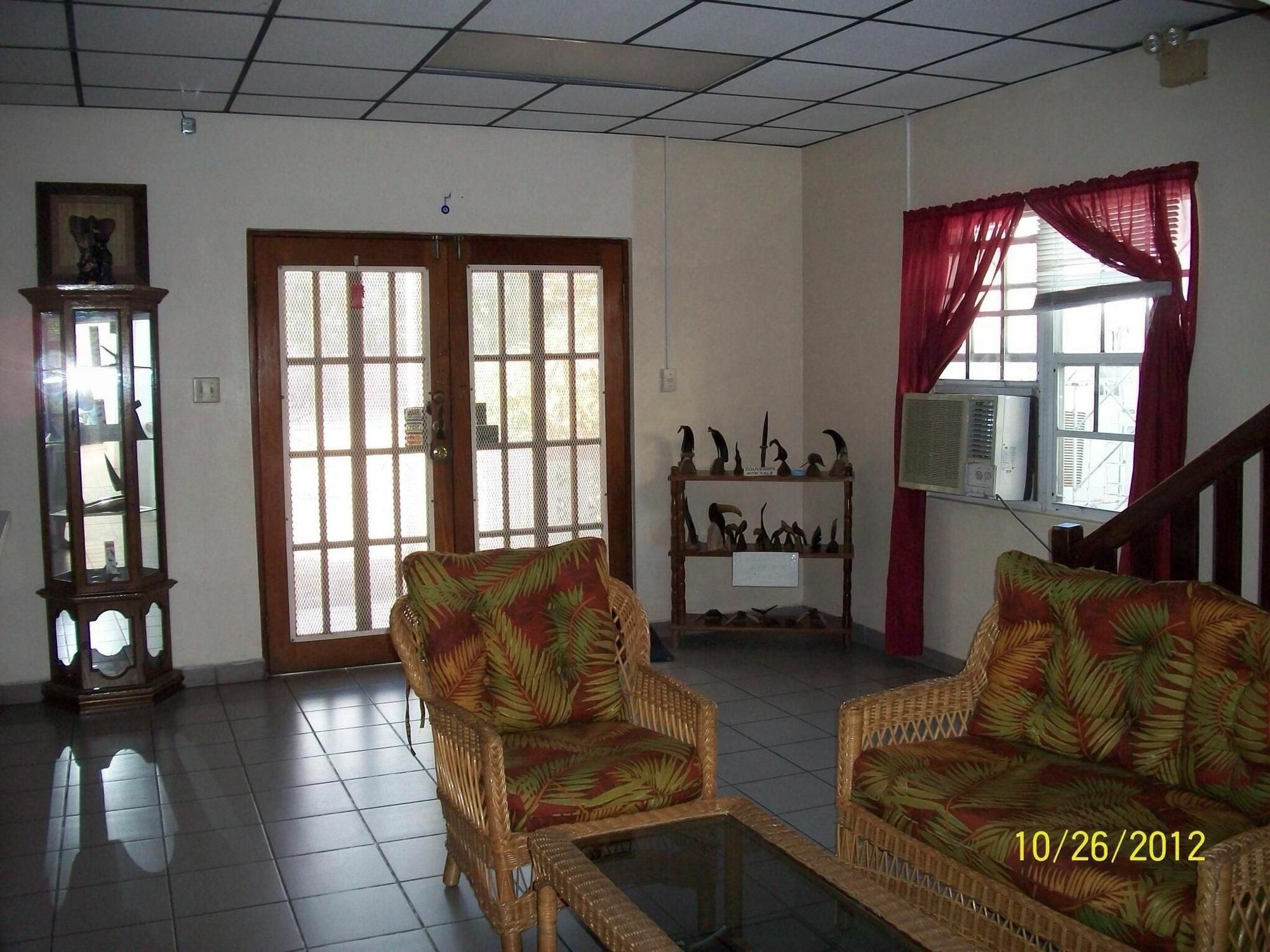 Coningsby Inn Belize City Extérieur photo