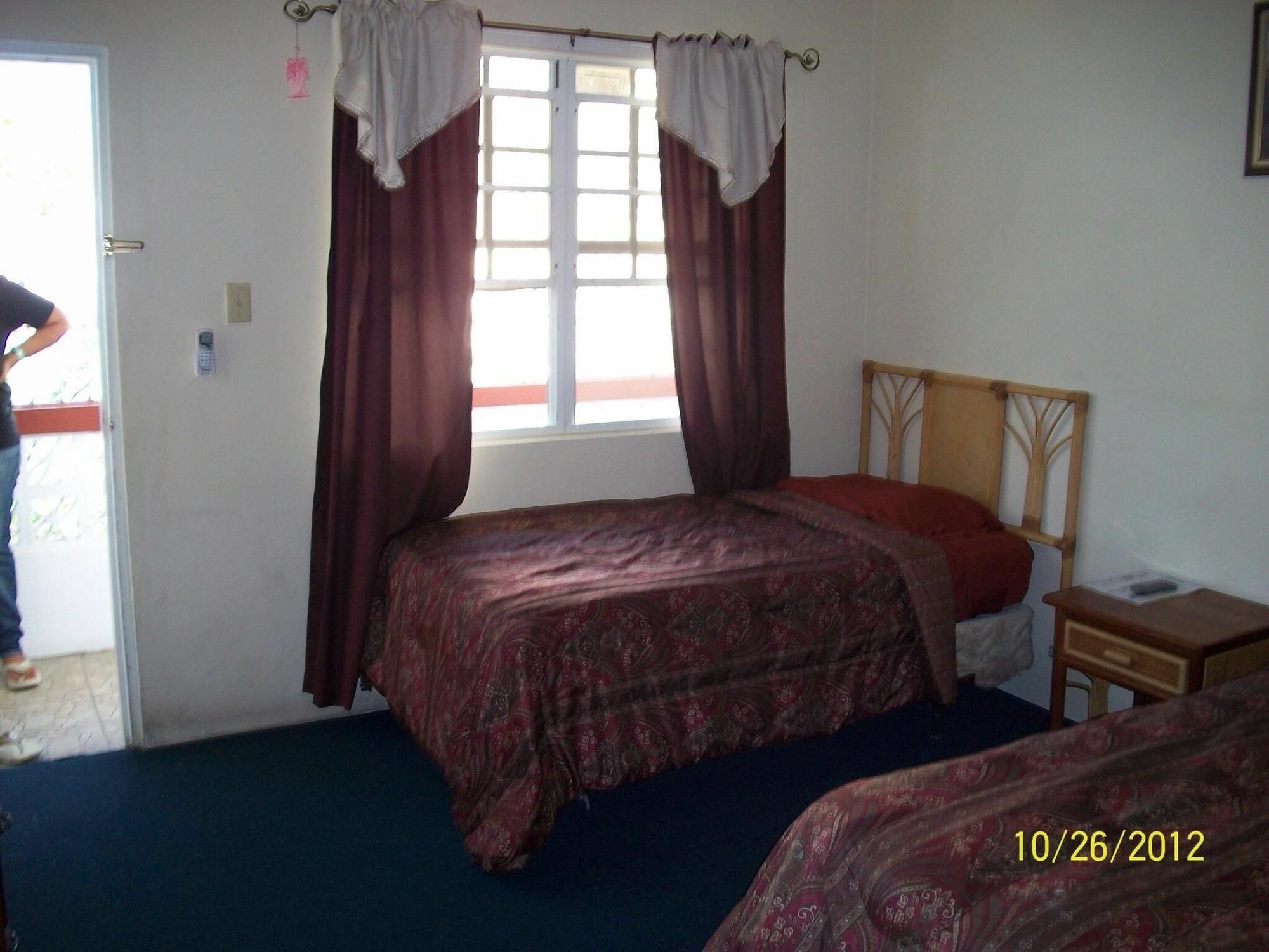 Coningsby Inn Belize City Extérieur photo
