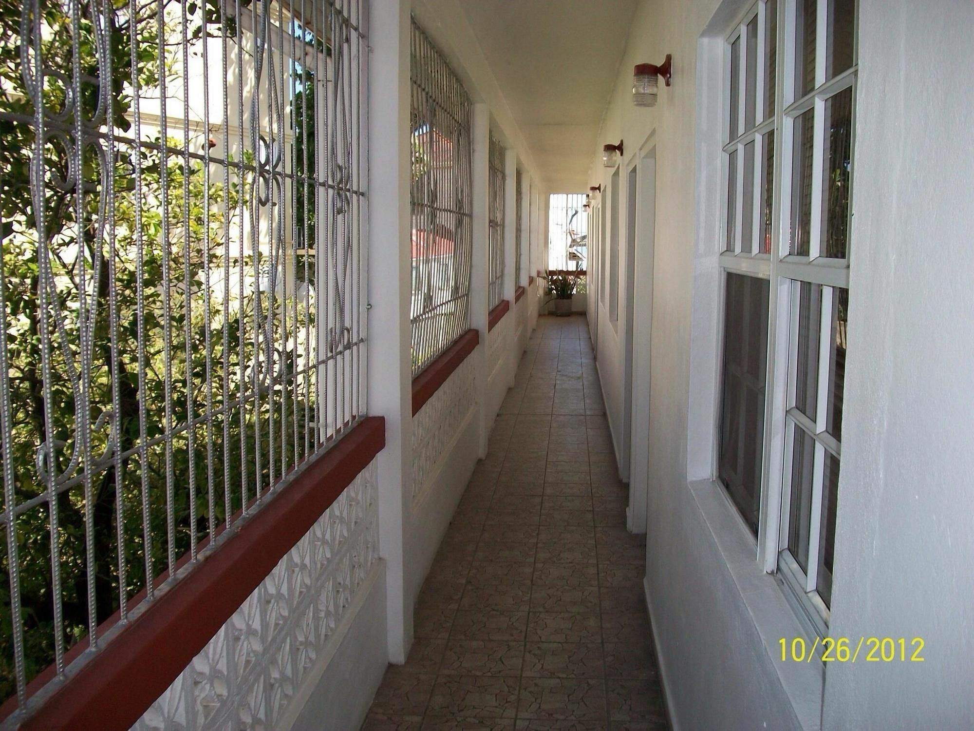 Coningsby Inn Belize City Extérieur photo