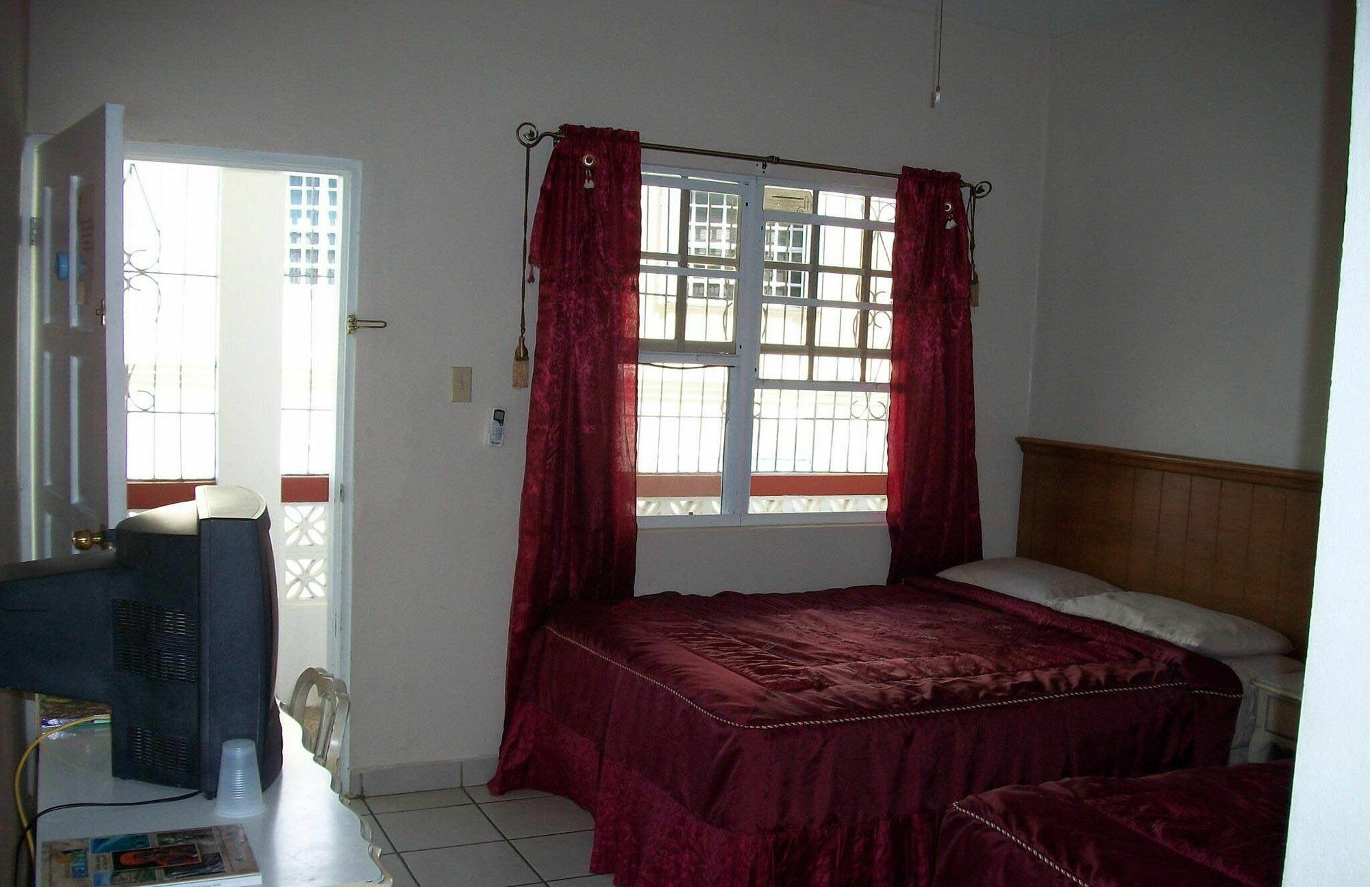 Coningsby Inn Belize City Extérieur photo